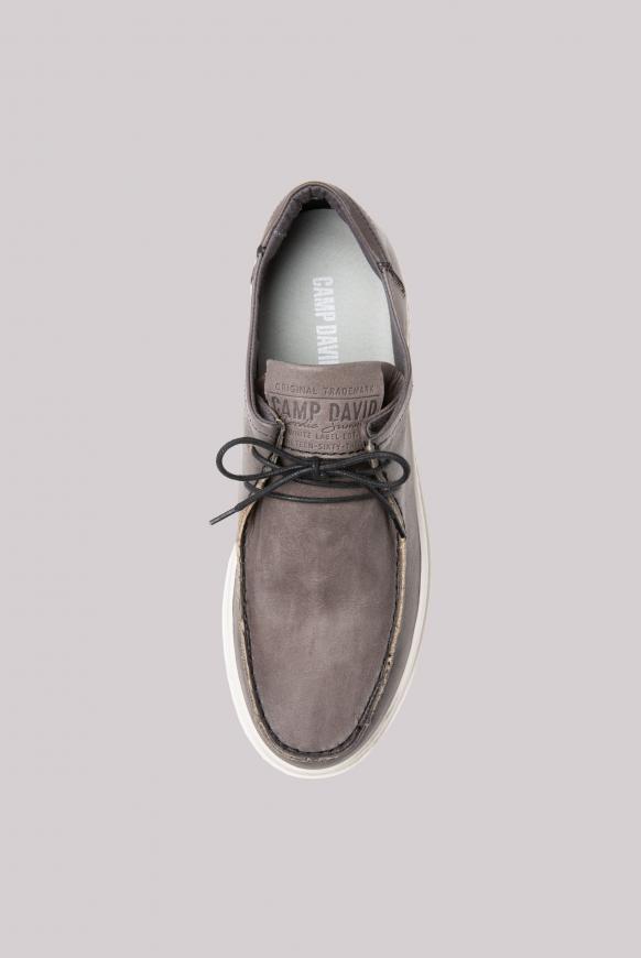 Schnür-Schuh aus Leder im Mokassin-Stil