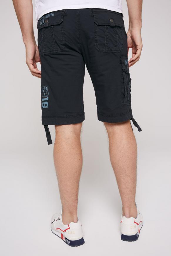 Skater Shorts mit Label-Applikationen