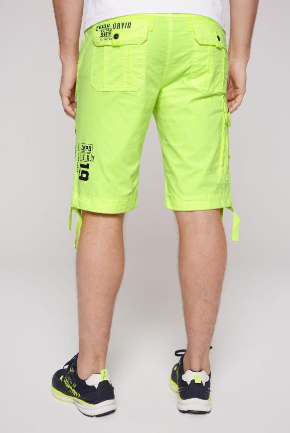 Skater Shorts mit Label-Applikationen