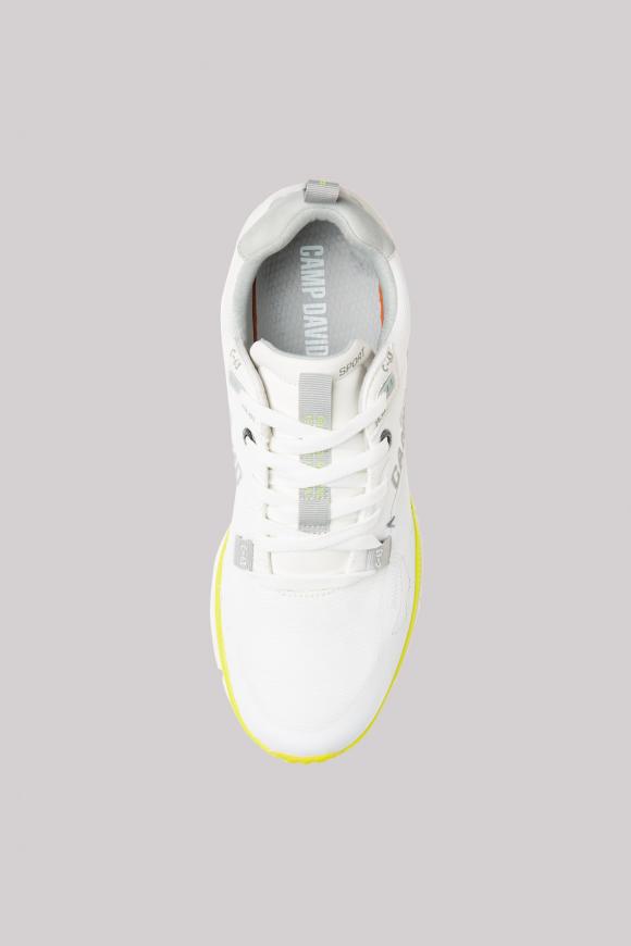 Sneaker mit Textil-Struktur und Logo Design