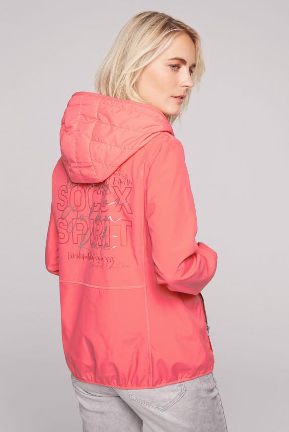 Softshelljacke mit Stepppartien und Kapuze