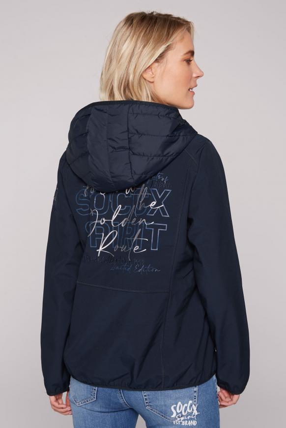 Softshelljacke mit Stepppartien und Kapuze