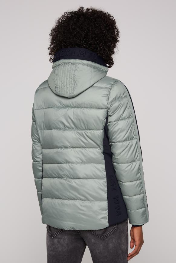 Steppjacke mit geprägten Logo Artworks