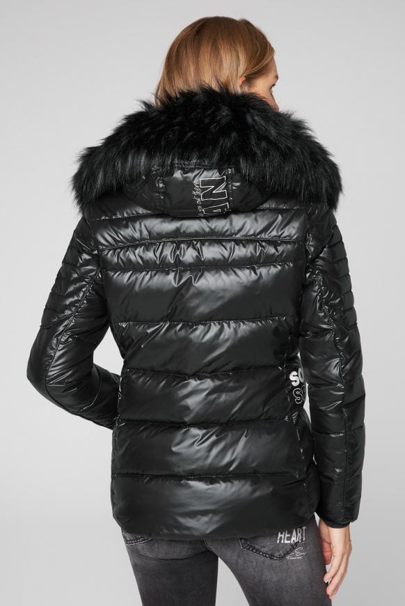 Steppjacke mit Logo Prints und Kapuze