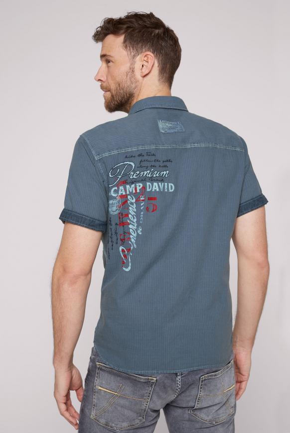 Streifenhemd mit Label Print und Stickereien