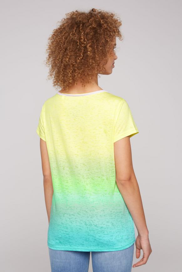 T-Shirt Dip Dye mit Ausbrenner-Effekten