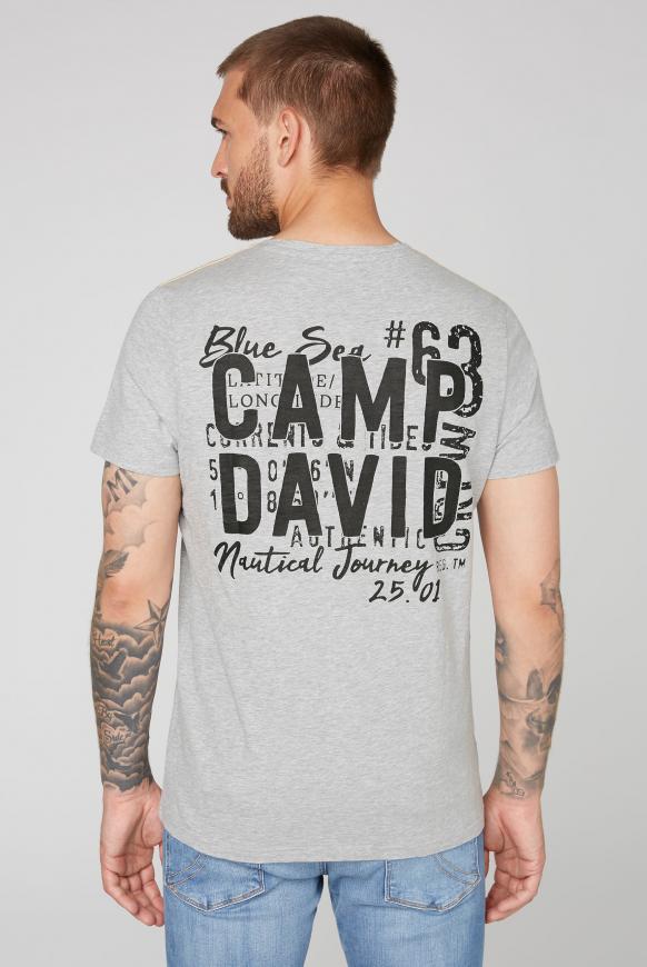 T-Shirt mit V-Neck und Back Print