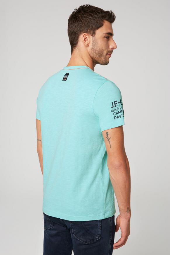 T-Shirt mit V-Neck und Label-Applikationen