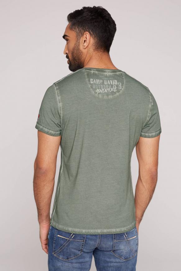 V-Shirt mit Used-Optik und Label Prints
