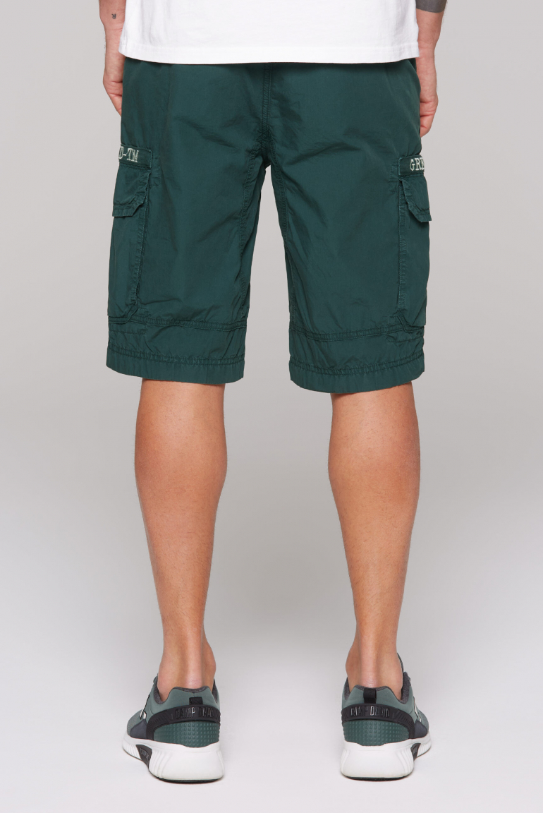 Cargo Shorts mit tonigen Tapes und Stickereien