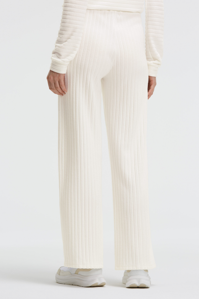 Flauschstrickhose Wide Leg mit Rippstruktur