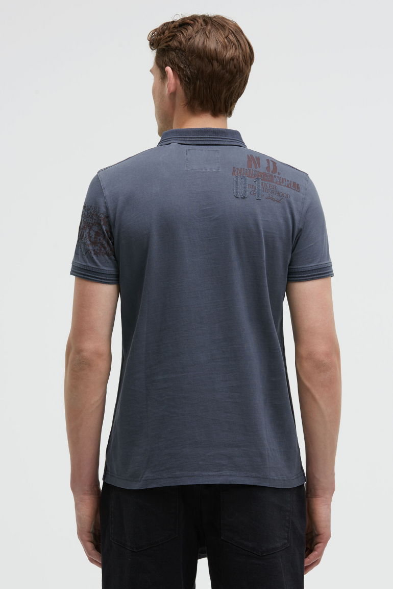Kurzarmpolo mit Tapes und Logo-Applikationen