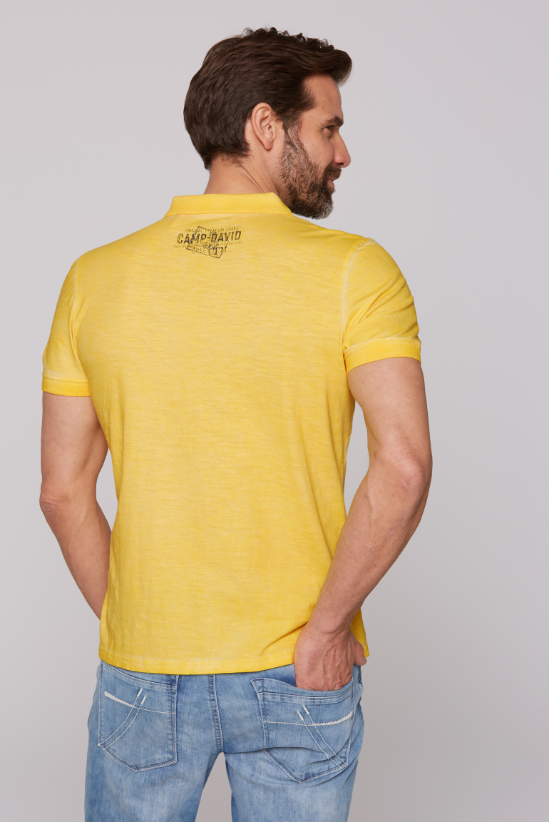 Kurzarmpolo Oil Dyed mit Logo Prints