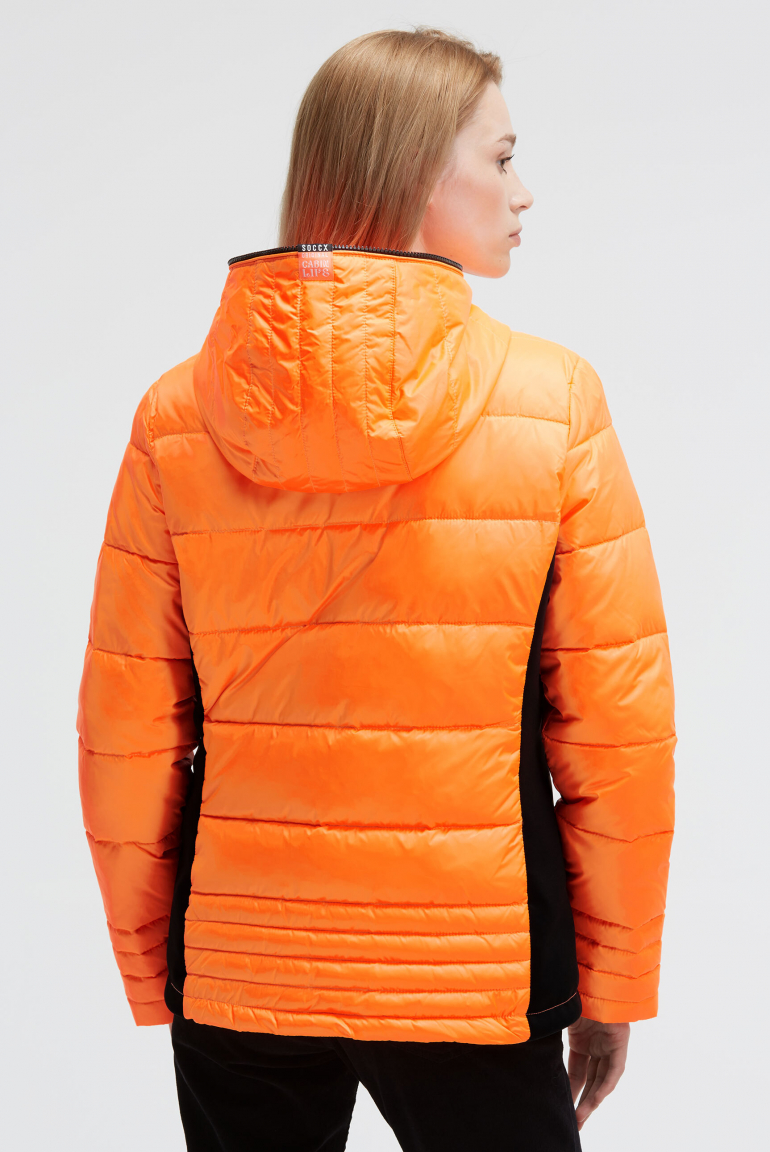 Kurze Steppjacke im Materialmix mit Kapuze