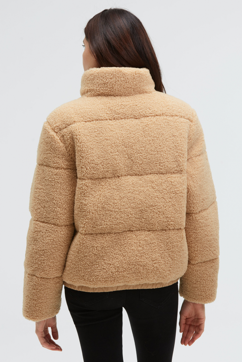 Kurze Teddy-Puffer-Jacke mit Stehkragen