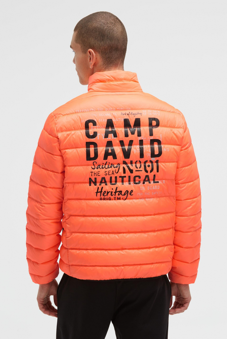 Leichte Steppjacke mit Rücken-Print