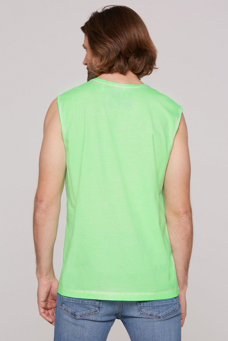 Muskelshirt Oil Dyed mit Label Prints