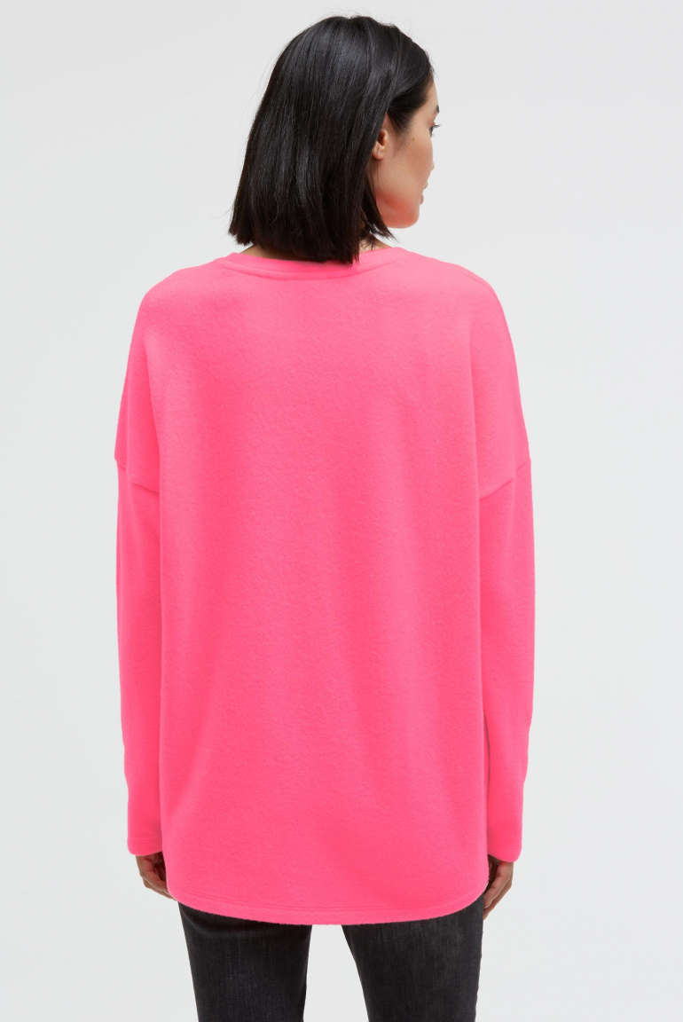Pullover aus Flauschstrick mit Glimmer Gel Print