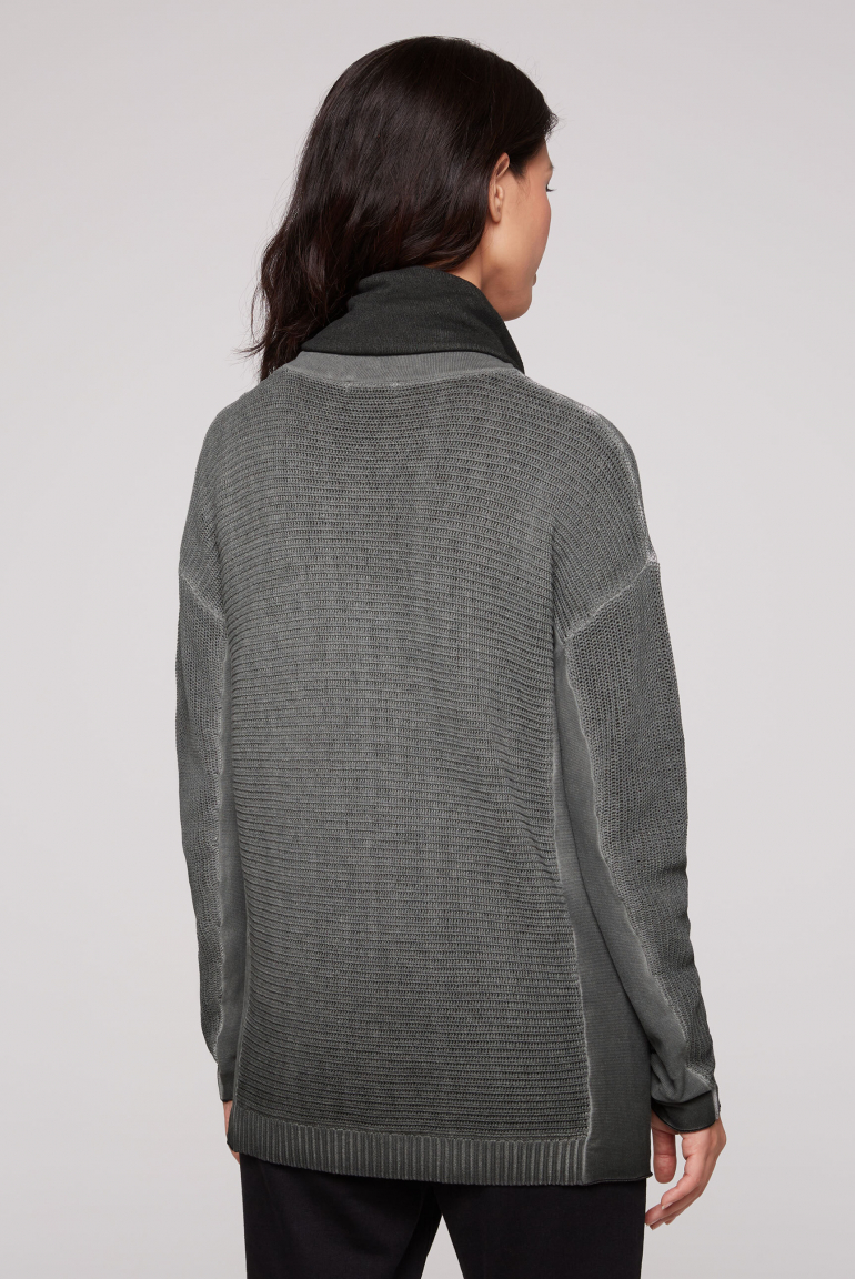 Pullover Oil Dyed mit Rollkragen und Intarsia-Logo