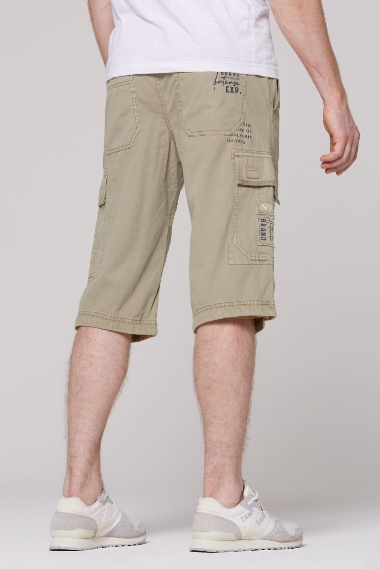 Skater Shorts mit Webstreifen und Prints