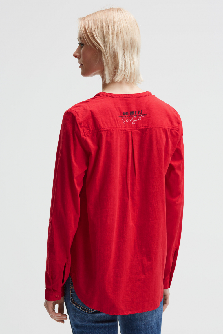 Strukturierte Langarmbluse mit kleinen Logo-Details