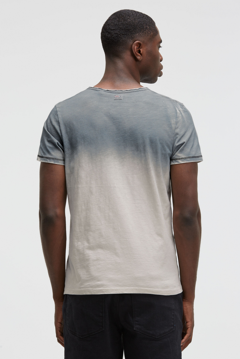 T-Shirt im Vintage Look mit Spray-Effekt und Artwork
