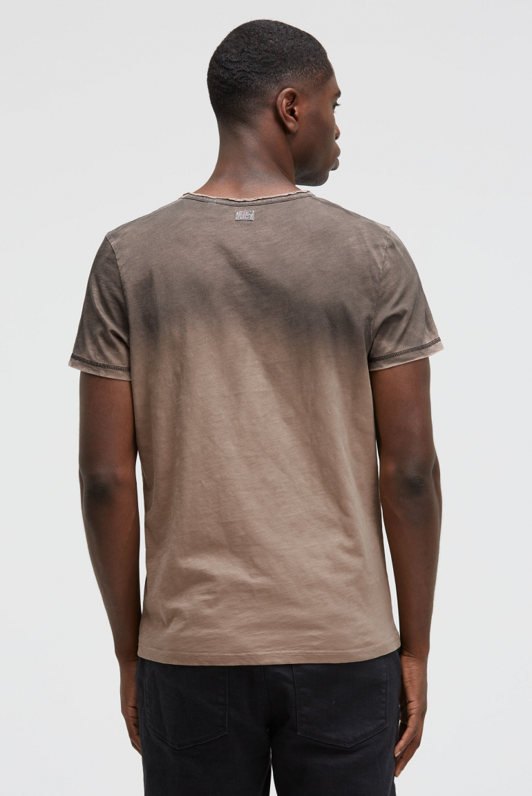 T-Shirt im Vintage Look mit Spray-Effekt und Artwork