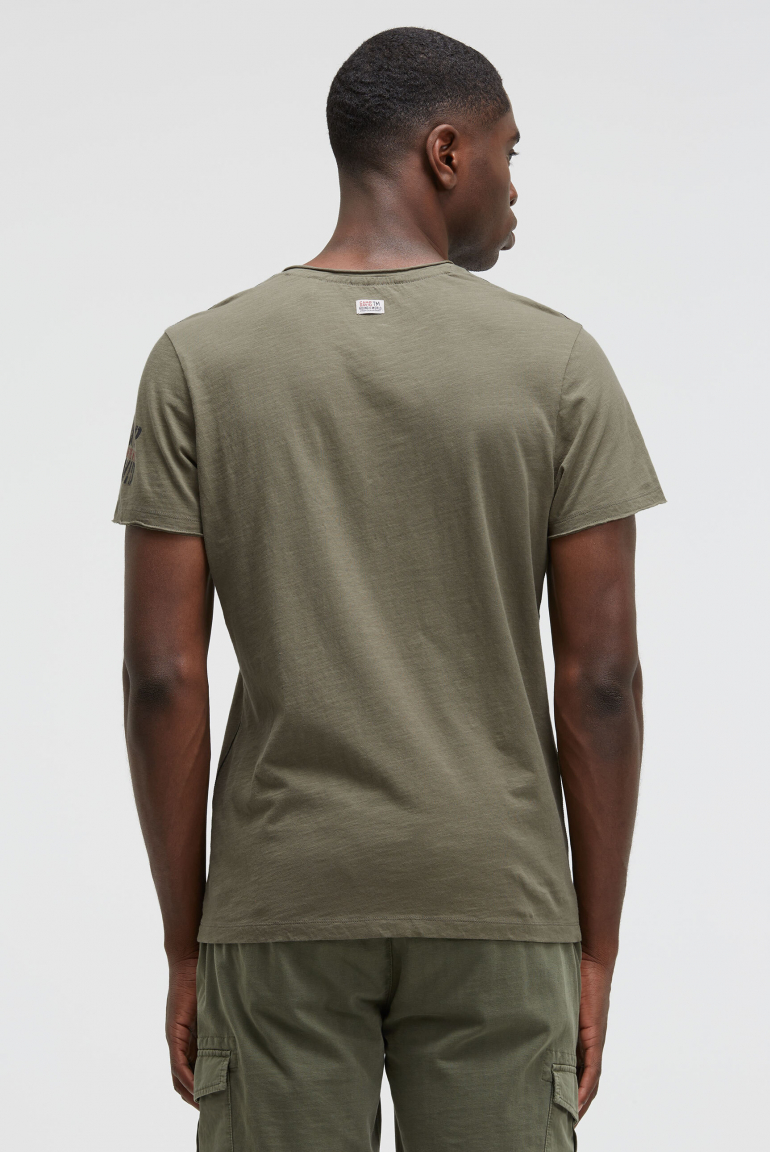 T-Shirt V-Neck im Used Look mit Photoprint