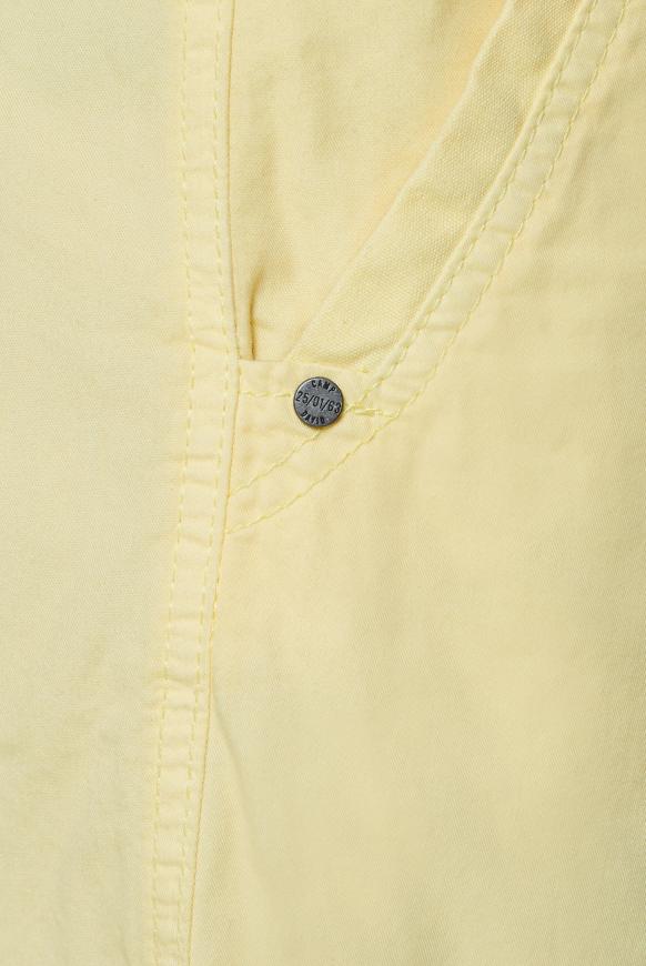 Chino Shorts mit Back Print