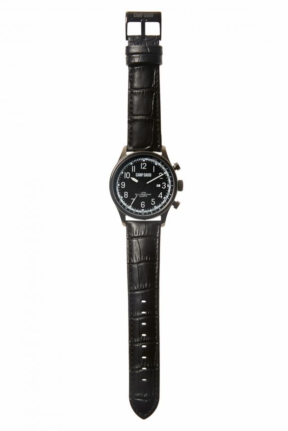 Edelstahluhr mit strukturiertem Lederarmband