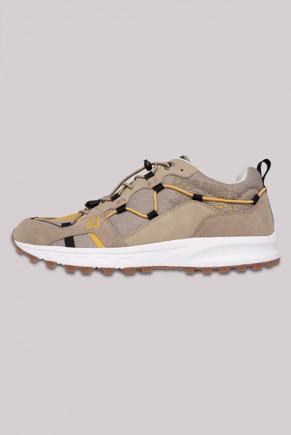Hiking Sneaker mit Mesh-Struktur