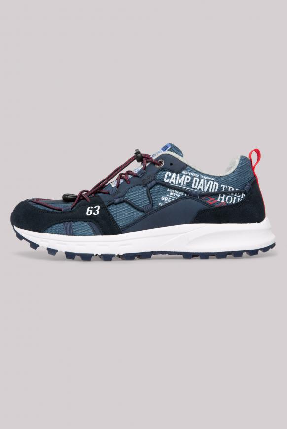 Hiking Sneaker mit Mesh-Struktur