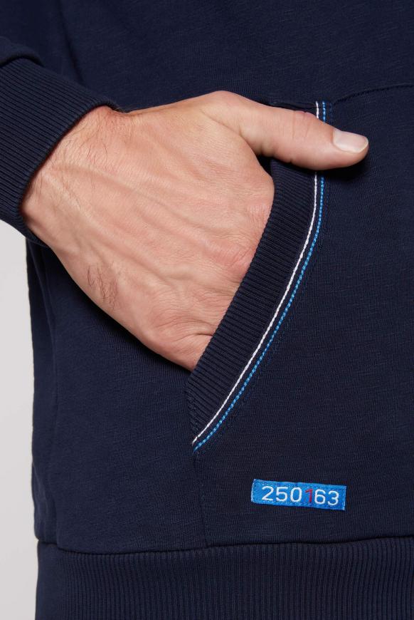 Hoodie mit Logo-Applikationen