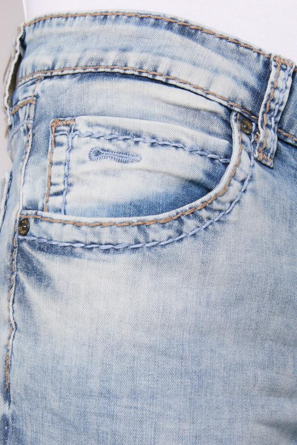 Jeans NI:CO mit heller Waschung