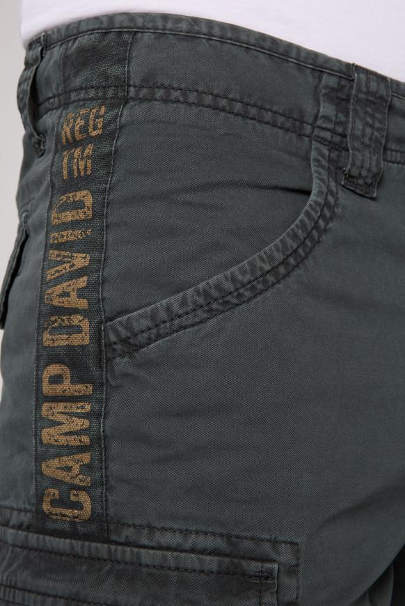 Kurze Cargo Shorts mit Seitentapes