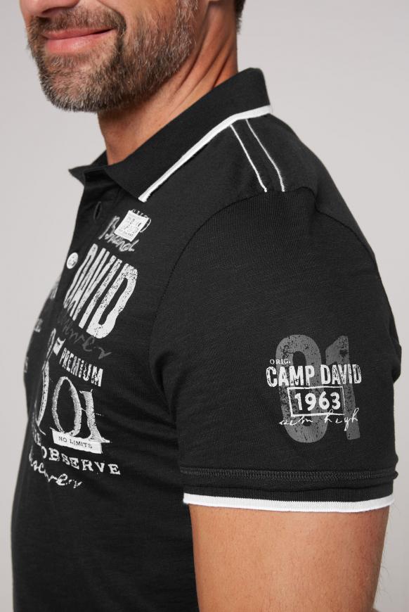 Poloshirt mit Label-Applikationen