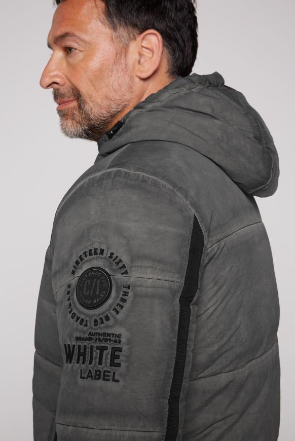 Steppjacke mit Crinkle- und Spray-Effekt