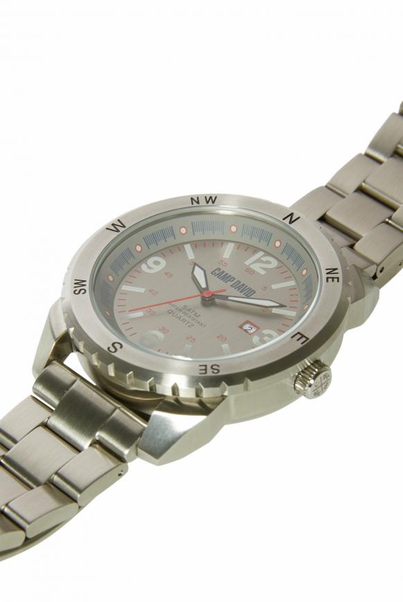 Uhr aus Edelstahl mit Gliederarmband