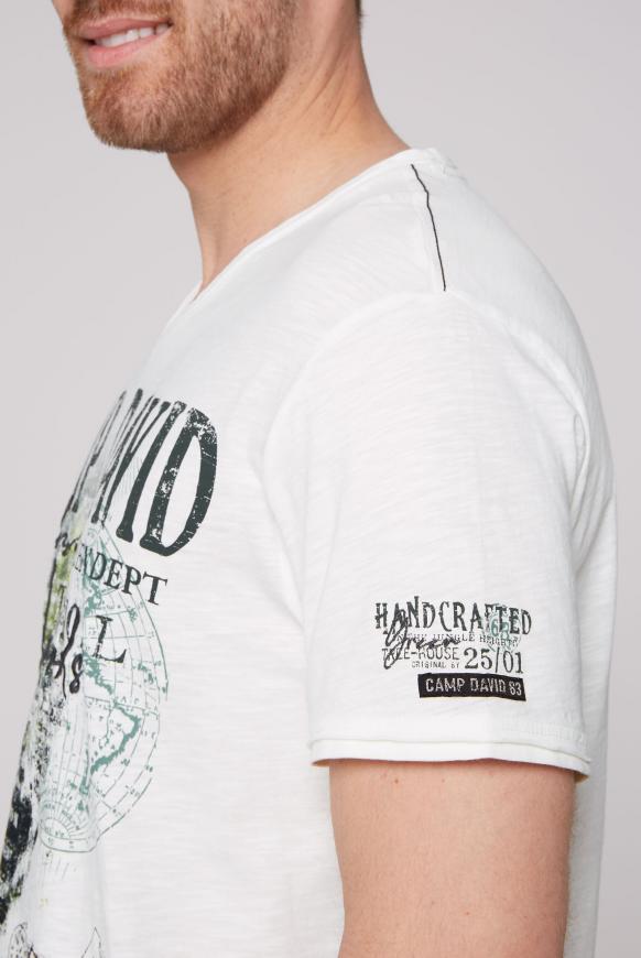 V-Shirt mit Prints und Stickereien