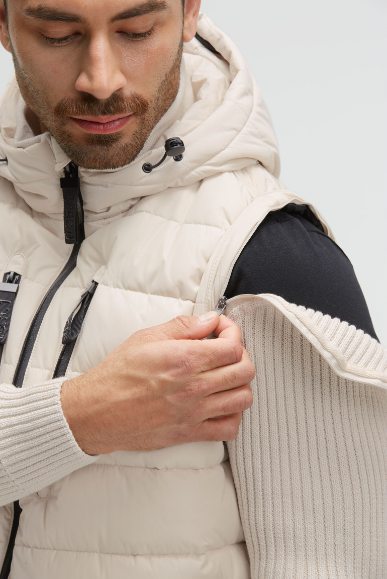 2-in-1 Steppweste mit abtrennbaren Strickärmeln