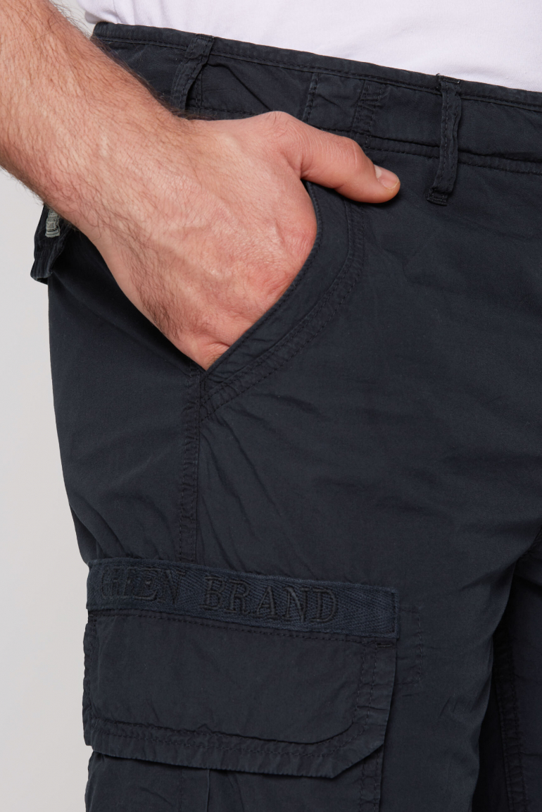 Cargo Shorts mit Logo-Tapes