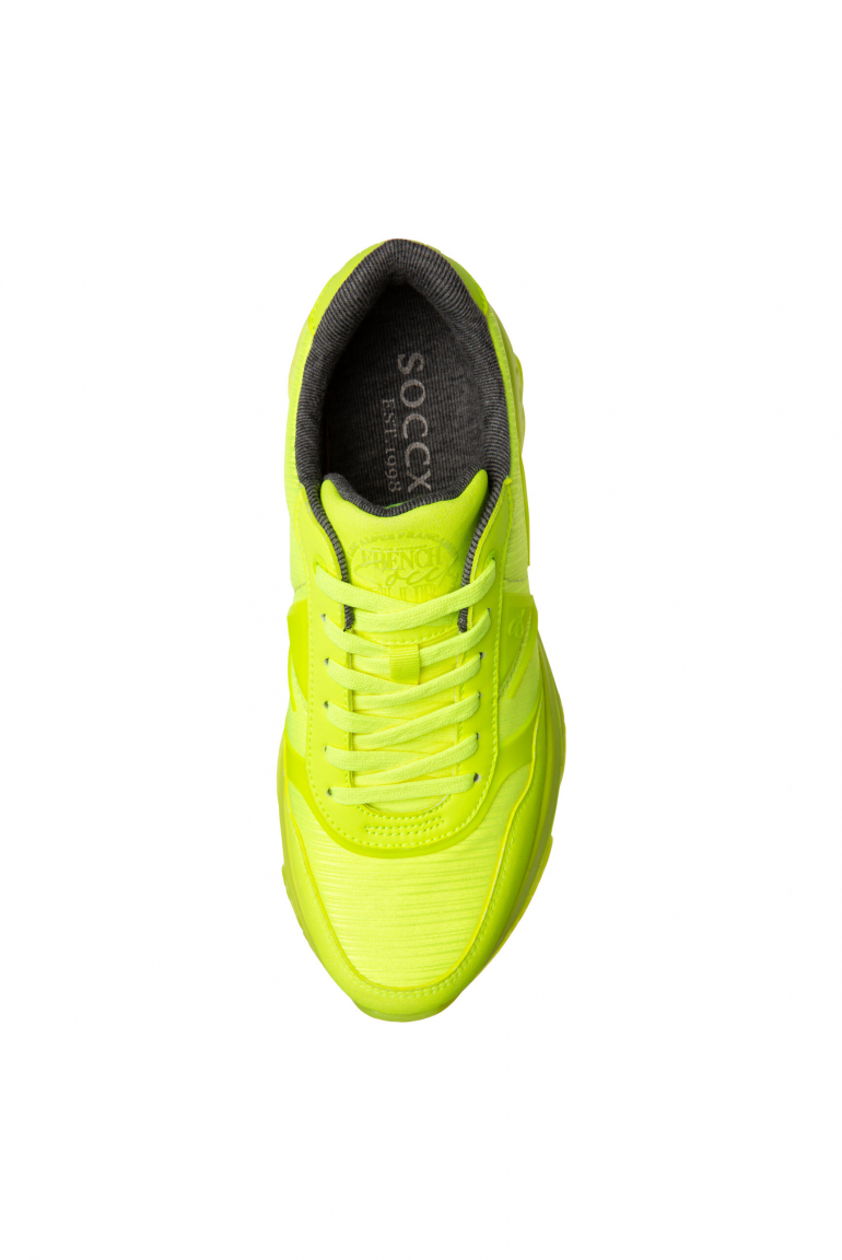 Fashion Sneaker im tonigen Materialmix