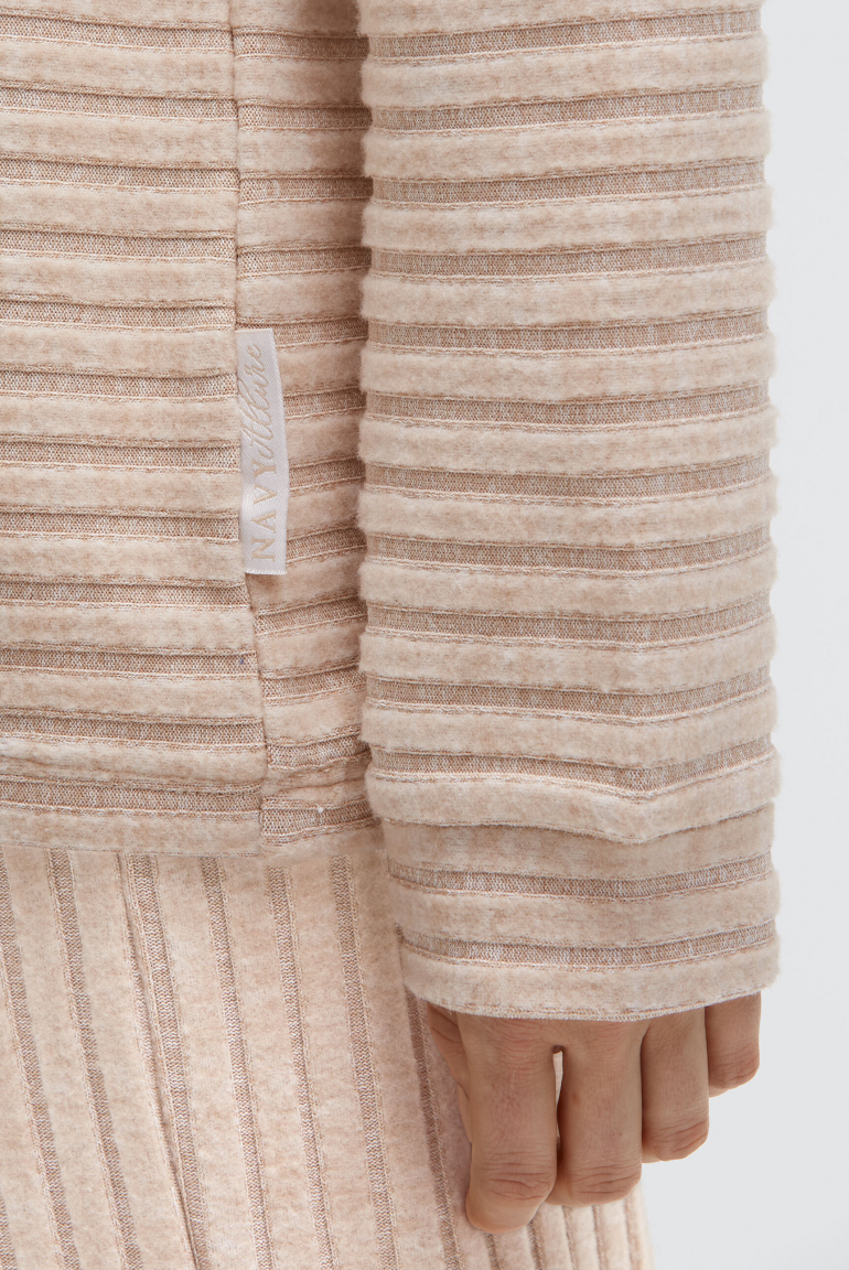 Flauschstrickpullover mit Rippstruktur und Gummizugsaum