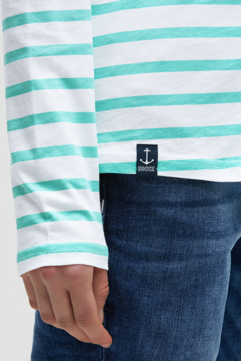 Gestreiftes Longsleeve mit U-Boot-Ausschnitt und Print