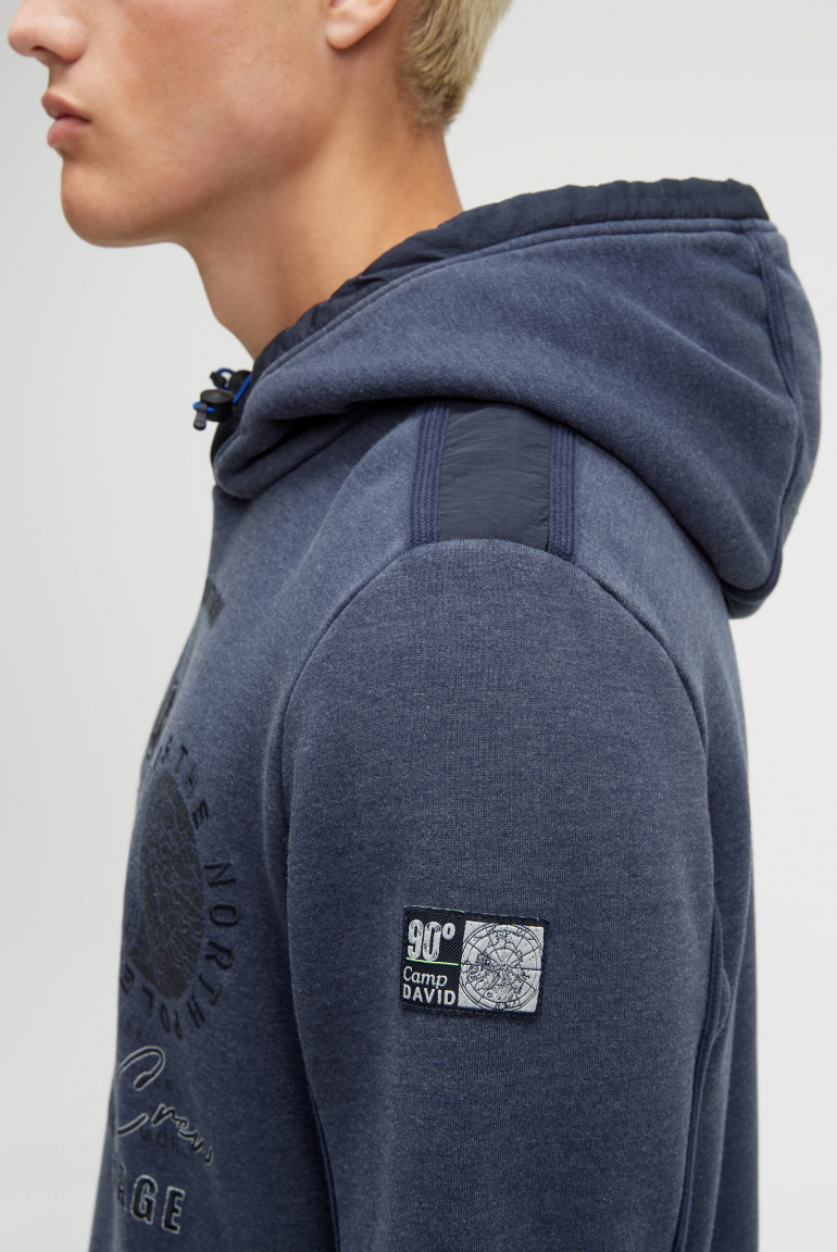 Hoodie im Materialmix mit Zippertaschen