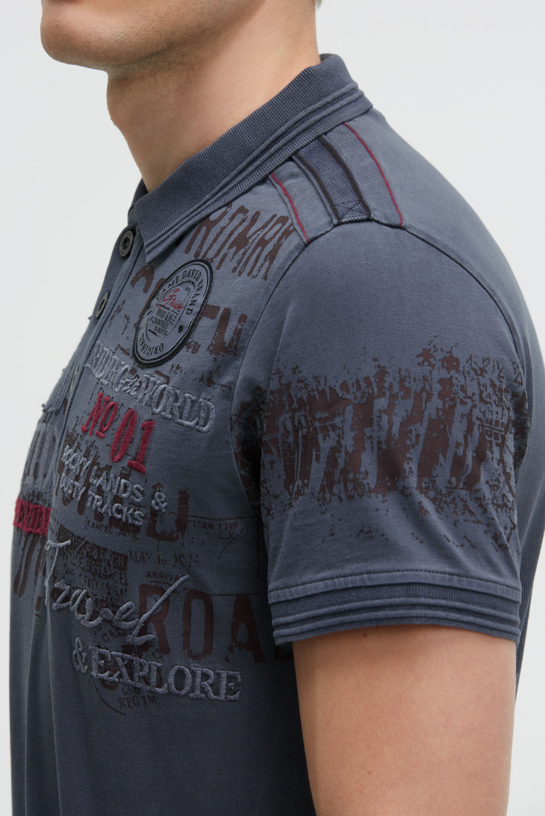 Kurzarmpolo mit Tapes und Logo-Applikationen