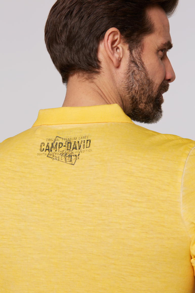 Kurzarmpolo Oil Dyed mit Logo Prints
