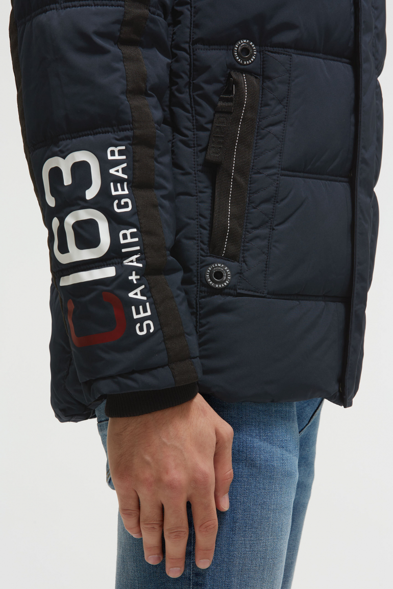 Lange Steppjacke mit Kapuze und Rücken-Artwork