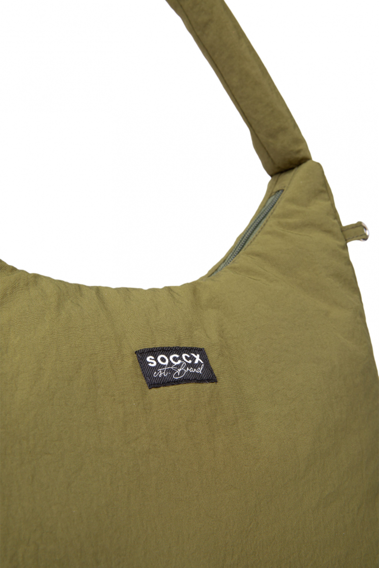 Leichte, wattierte  Schultertasche