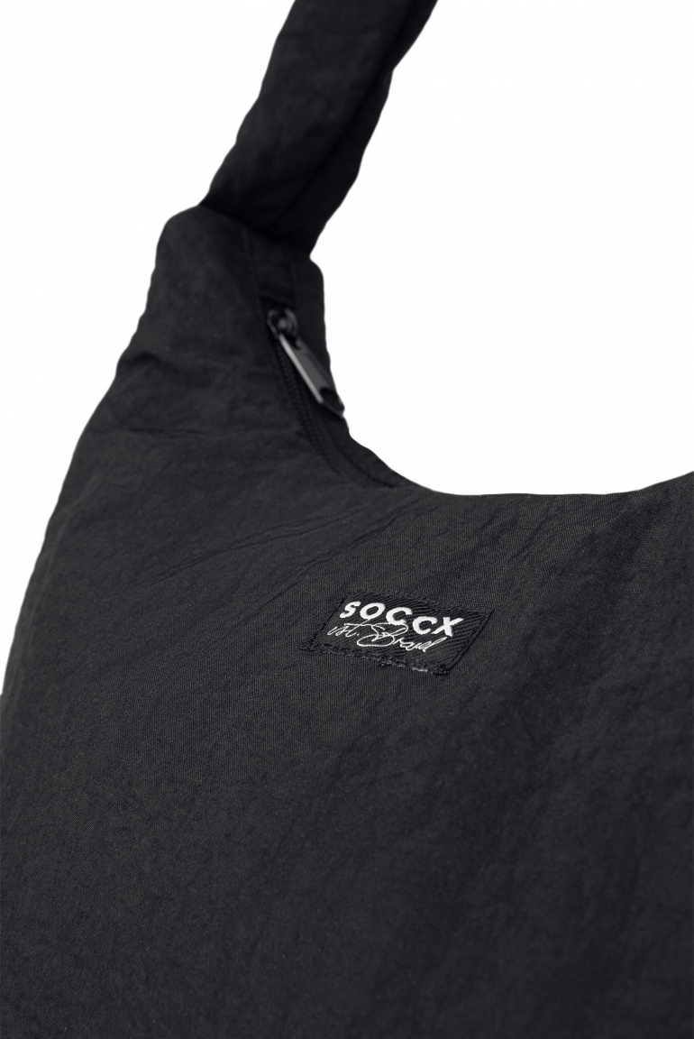 Leichte, wattierte  Schultertasche